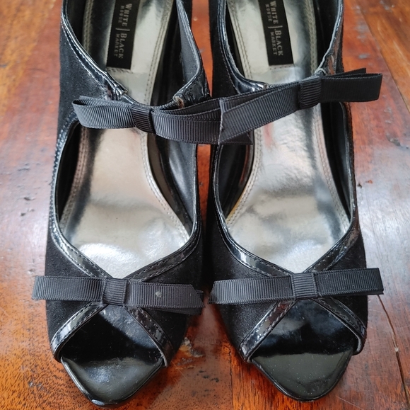 White House Black Market Black Leather Arianna Heels ~ Size 8.5 - Picture 3 of 9